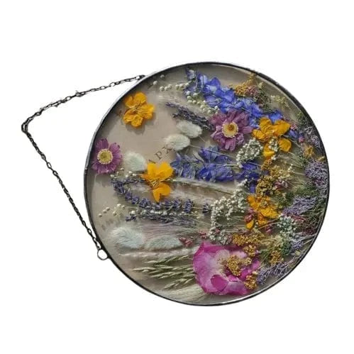 Personalised Family Birth Flower Frame: A Thoughtful Gift for Mum and Grandma on Special Occasions