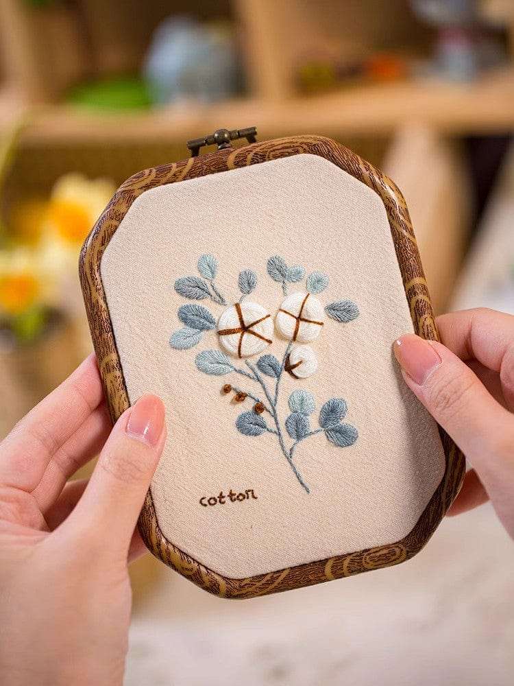 New Arrivals 3D Floral Beginner Embroidery Kit with Wooden Frame