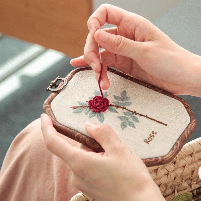 New Arrivals 3D Floral Beginner Embroidery Kit with Wooden Frame