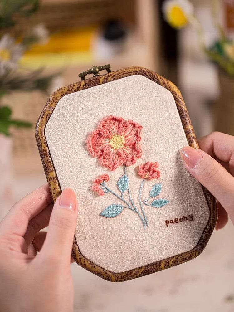 New Arrivals 3D Floral Beginner Embroidery Kit with Wooden Frame