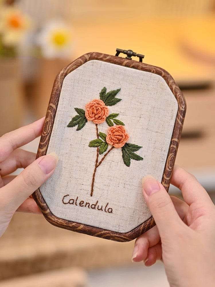 New Arrivals 3D Floral Beginner Embroidery Kit with Wooden Frame