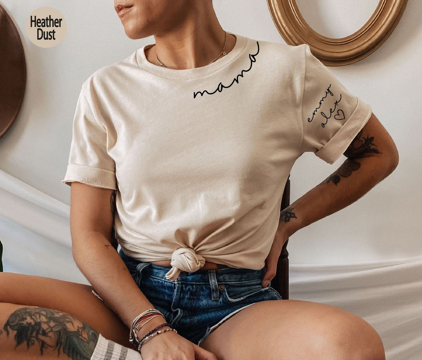 Personalisiertes Mama-Sweatshirt mit Kindernamen auf dem Ärmel
