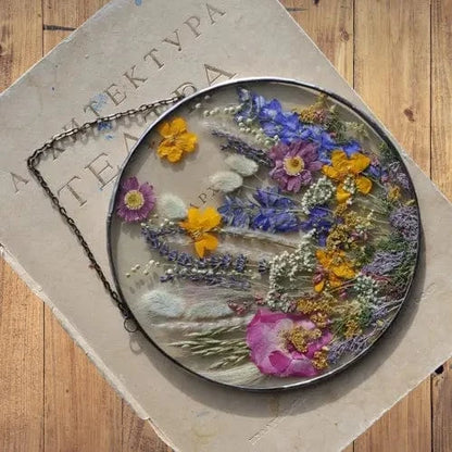 Personalised Family Birth Flower Frame: A Thoughtful Gift for Mum and Grandma on Special Occasions