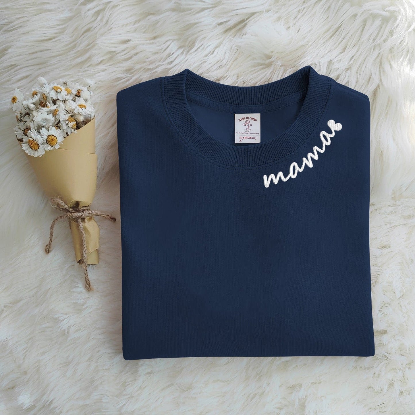 Mystichot – Sweatshirt „Mama“ mit individueller Stickerei 